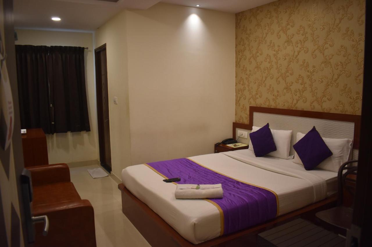 Hotel Ur Comforts Jayanagar Bangalore Exterior foto